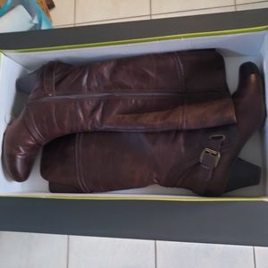 BareTraps Sz 8.5 Knee High Boots
